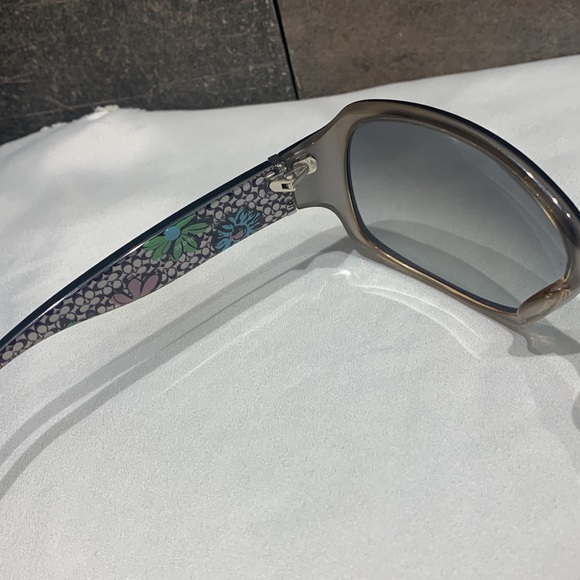 Coach Sunglasses from USA 🇺🇸 - Picture 10 of 14